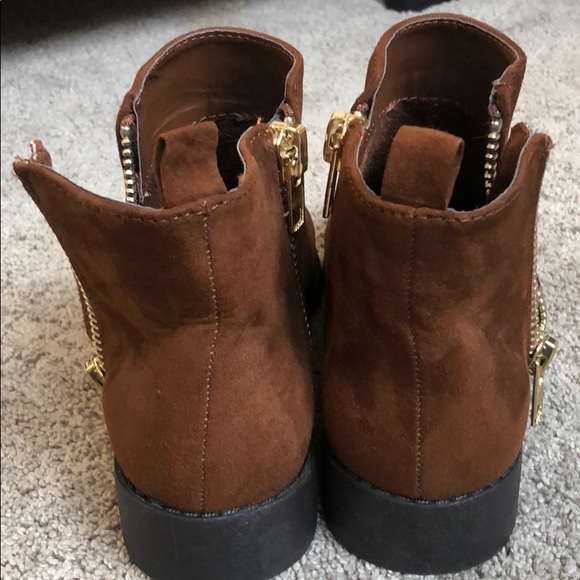 Boots - Picture 3 of 3